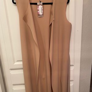 Stone sleeveless belted duster